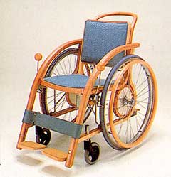 ブナの木の車椅子